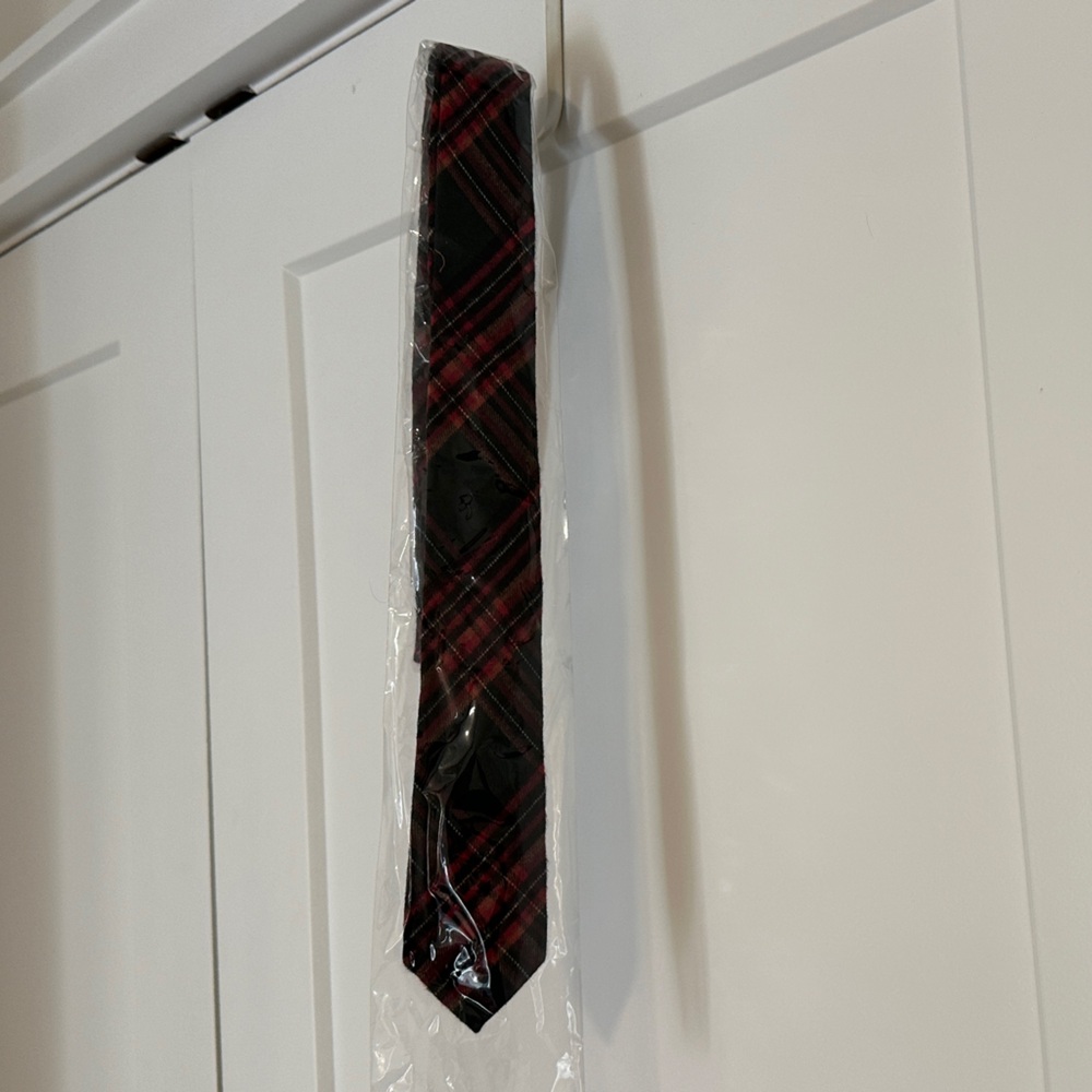 Ivy City Co Ties in Hattie Green Plaid - Men’s Tall Skinny Tie